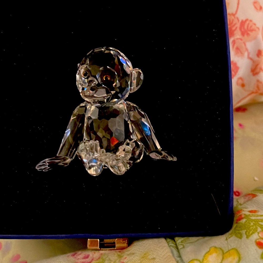 Swarovski Crystal Chimpanzee Monkey - Picture 7 of 10